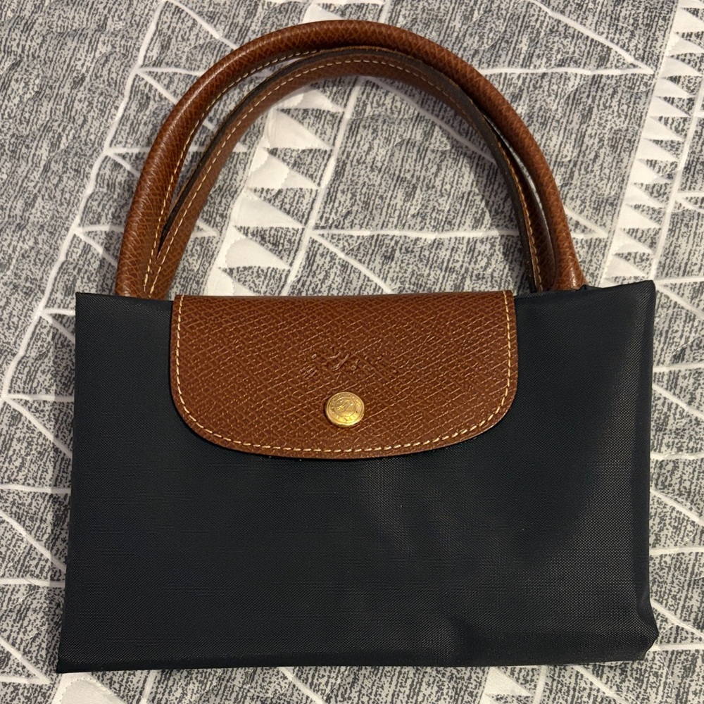 Elegant Black and Brown Handbag